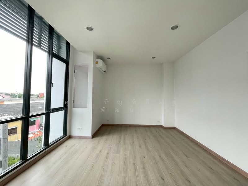 Premium Place MIX Ekkamai-Ramindra : พรีเมี่ยมเพลส มิกซ์ เอกมัย-รามอินทรา, กรุงเทพ, ถนนนวลจันทร์, นวลจันทร์, บึงกุ่ม, กรุงเทพ, 180 ตร.ม., ทาวน์เฮ้าส์ ขาย, โดย คุณ ธัญพิสิษฐ์ จิตประพัฒน์ (โซน), 500260335 - DDproperty.com