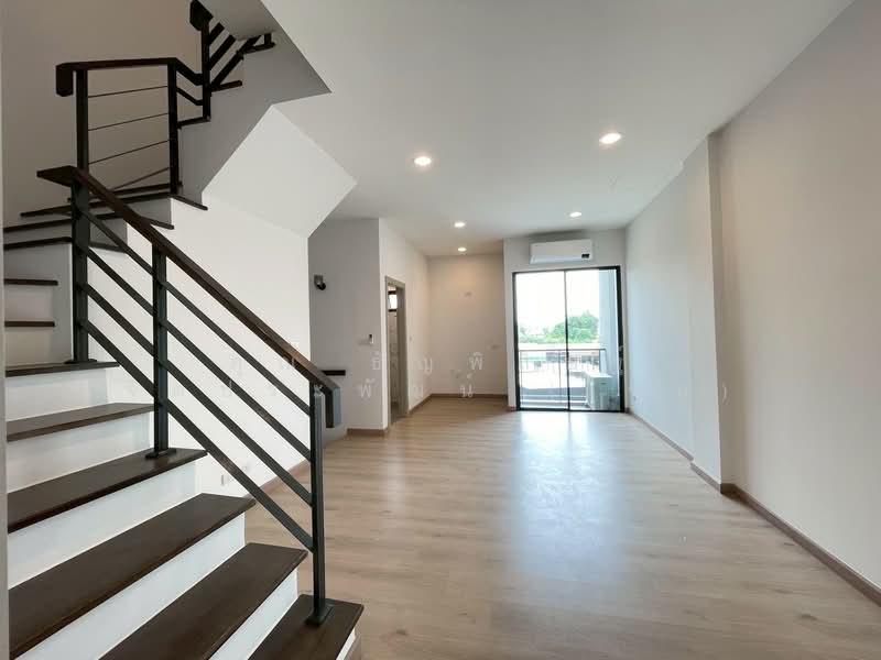 Premium Place MIX Ekkamai-Ramindra : พรีเมี่ยมเพลส มิกซ์ เอกมัย-รามอินทรา, กรุงเทพ, ถนนนวลจันทร์, นวลจันทร์, บึงกุ่ม, กรุงเทพ, 180 ตร.ม., ทาวน์เฮ้าส์ ขาย, โดย คุณ ธัญพิสิษฐ์ จิตประพัฒน์ (โซน), 500260335 - DDproperty.com