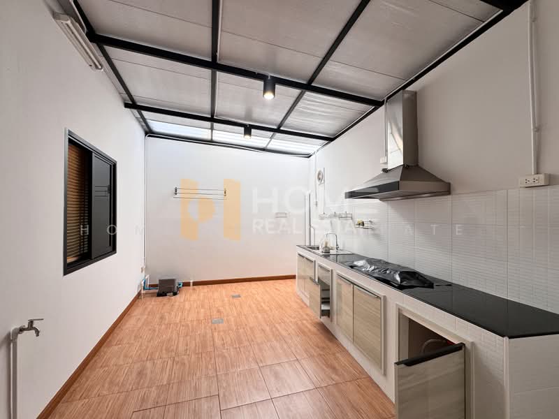 Hampton Square 2, Chon Buri (Pattaya), Thung Suk La, Si Racha, Chon Buri (Pattaya), 3 Bedrooms, 100 sqm, Townhouse For Sale, by HOME Real Estate Service, 500260379 - DDproperty.com