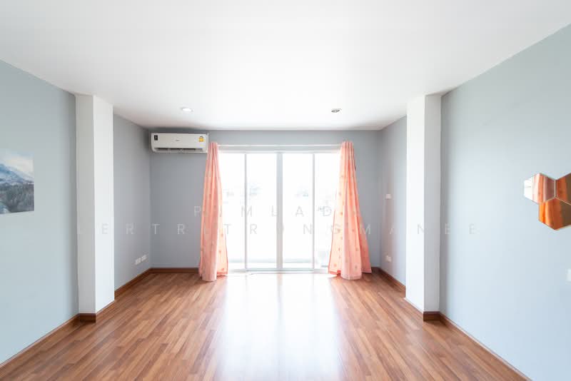 ขายทาวน์โฮม 3 ชั้น ติดถนนซอยแจ้งวัฒนะ 6 ใกล้ไอทีสแควร์ หลักสี่ ขนาด 20 ตรว., กรุงเทพ, ซอยแจ้งวัฒนะ 6, ตลาดบางเขน, หลักสี่, กรุงเทพ, 200 ตร.ม., ทาวน์เฮ้าส์ ขาย, โดย Pimlada Lertritrungmanee, 500260380 - DDproperty.com