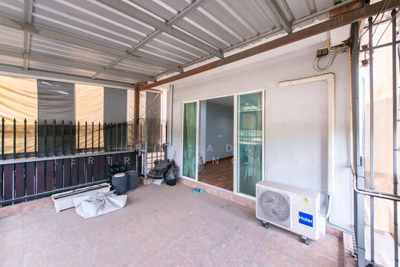 ขายทาวน์โฮม 3 ชั้น ติดถนนซอยแจ้งวัฒนะ 6 ใกล้ไอทีสแควร์ หลักสี่ ขนาด 20 ตรว., กรุงเทพ, ซอยแจ้งวัฒนะ 6, ตลาดบางเขน, หลักสี่, กรุงเทพ, 200 ตร.ม., ทาวน์เฮ้าส์ ขาย, โดย Pimlada Lertritrungmanee, 500260380 - DDproperty.com