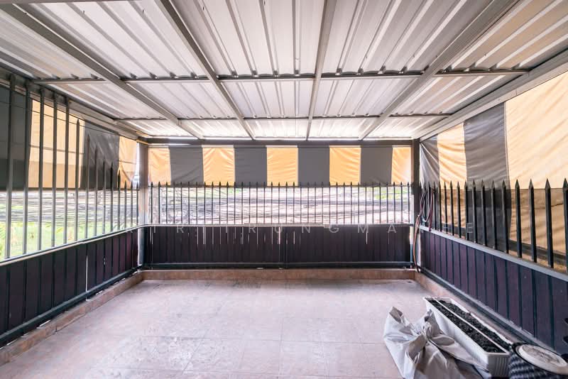 ขายทาวน์โฮม 3 ชั้น ติดถนนซอยแจ้งวัฒนะ 6 ใกล้ไอทีสแควร์ หลักสี่ ขนาด 20 ตรว., Bangkok, ซอยแจ้งวัฒนะ 6, Talat Bang Khen, Lak Si, Bangkok, 4 Bedrooms, 200 sqm, Townhouse For Sale, by Pimlada Lertritrungmanee, 500260380 - DDproperty.com