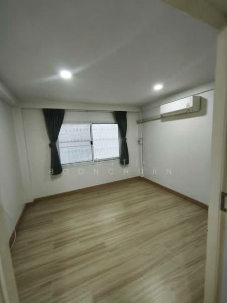 Renovated Townhouse/Home Office Near BTS Nana, Bangkok, Khlongtoei Nua, Watthana, Bangkok, 3 Bedrooms, 300 sqm, Townhouse For Rent, by Thiti Boonchurn, 500260445 - DDproperty.com