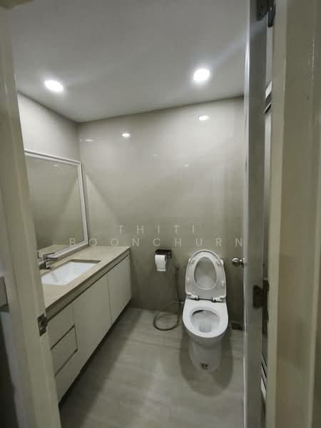 Renovated Townhouse/Home Office Near BTS Nana, Bangkok, Khlongtoei Nua, Watthana, Bangkok, 3 Bedrooms, 300 sqm, Townhouse For Rent, by Thiti Boonchurn, 500260445 - DDproperty.com