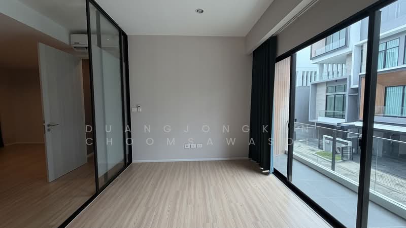 Nirvana Define Srinakarin-Rama 9, Bangkok, Srinakarin - Rom Klao Road, Saphan Sung, Saphan Sung, Bangkok, 3 Bedrooms, 190 sqm, Townhouse For Sale, by Duangjongkon Choomsawasdi, 500260450 - DDproperty.com