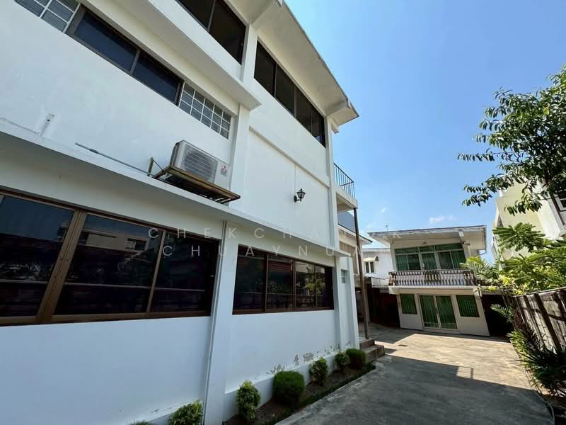ที่ดินสวยใจกลาง ทองหล่อ - เอกมัย ถนนสุขุมวิท เอกมัย ซ.12 ที่ดินขนาด 168 ตร.วา. หน้ากว้างถึง 14 ม. ล, กรุงเทพ, คลองตันเหนือ, วัฒนา, กรุงเทพ, 672 ตร.ม., ที่ดิน ขาย, โดย Chekchanok Chuaynual, 500260451 - DDproperty.com