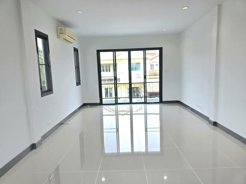 ชัยพฤกษ์1 สุวินทวงศ์-คุ้มเกล้า, Bangkok, คุ้มเกล้า7, Lam Pla Tiew, Lat Krabang, Bangkok, 4 Bedrooms, 200 sqm, Single Detached House For Sale, by นภัสศรณ์ วงศ์สินไทยกร (นันท์), 500260479 - DDproperty.com