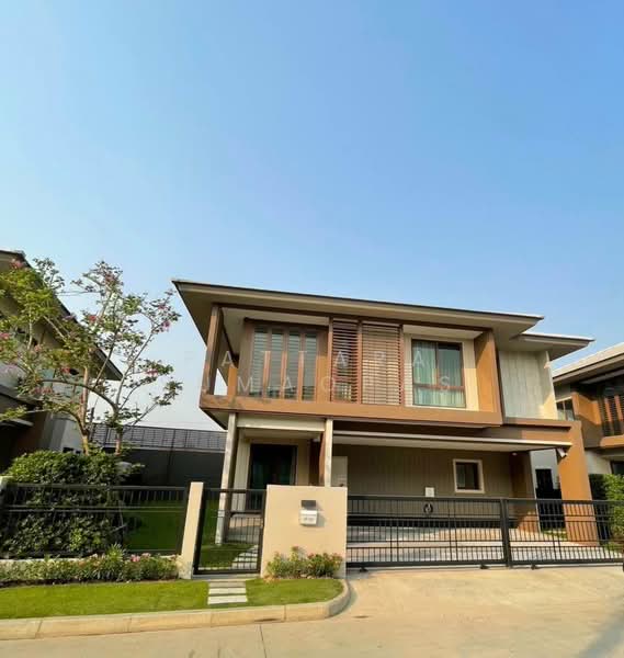 Burasiri Krungthep Kreetha, Bangkok, 95 Soi Pracha Ruam Chai, Hua Mak, Bang Kapi, Bangkok, 4 Bedrooms, 238 sqm, Single Detached House For Rent, by Pattara Sumaopas, 500260493 - DDproperty.com