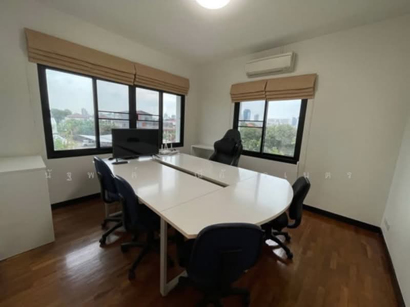 Detached House Ratchadapisek 32, Bangkok, รัชดาภิเษก 32, Chan Kasem, Chatuchak, Bangkok, 4 Bedrooms, 450 sqm, Single Detached House For Rent, by นัฐพงค์ มณีอัครเนตร, 500260514 - DDproperty.com