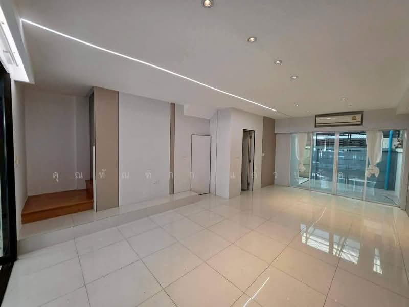 Life Ladprao, Bangkok, 992 Ladprao Road, Jom Phon, Chatuchak, Bangkok, 4 Bedrooms, 220 sqm, Single Detached House For Rent, by ทัณฑิกา แก้วปู่วัด, 500260558 - DDproperty.com