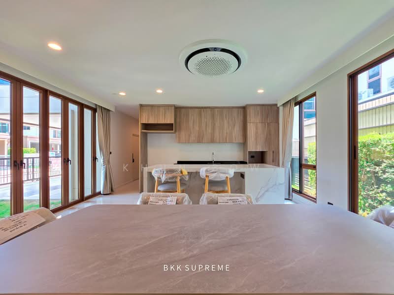 Burasiri Krungthep Kreetha, Bangkok, 95 Soi Pracha Ruam Chai, Hua Mak, Bang Kapi, Bangkok, 4 Bedrooms, 300 sqm, Single Detached House For Rent, by Khun Bow, 500260572 - DDproperty.com