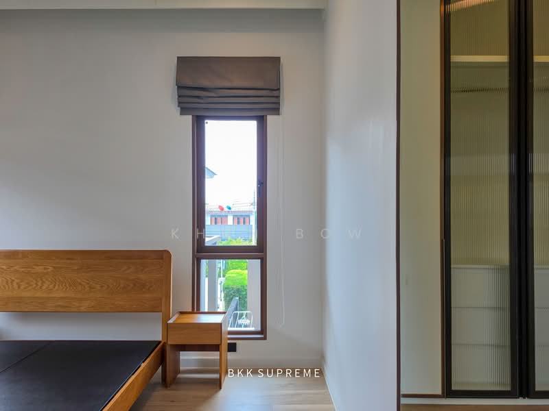 Burasiri Krungthep Kreetha, Bangkok, 95 Soi Pracha Ruam Chai, Hua Mak, Bang Kapi, Bangkok, 4 Bedrooms, 300 sqm, Single Detached House For Rent, by Khun Bow, 500260572 - DDproperty.com