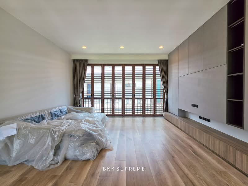 Burasiri Krungthep Kreetha, Bangkok, 95 Soi Pracha Ruam Chai, Hua Mak, Bang Kapi, Bangkok, 4 Bedrooms, 300 sqm, Single Detached House For Rent, by Khun Bow, 500260572 - DDproperty.com