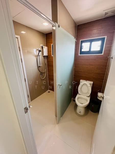 ทาวน์เฮ้าส์ในโครงการ ให้เช่า – ใกล้บิ๊กซีแม่เหียะ เพียง 5 นาที ค่าเช่า 28,000 บาท / เดือน No.9H1040, Chiang Mai, Mae Hia, Muang Chiang Mai, Chiang Mai, 3 Bedrooms, 110 sqm, Townhouse For Rent, by Rutchaporn Tunsiri, 500260695 - DDproperty.com