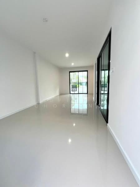 undefined, Chon Buri (Pattaya), Bang Lamung, Bang Lamung (Pattaya), Chon Buri (Pattaya), 4 Bedrooms, 145 sqm, Townhouse For Sale, by Supicha Chorjong, 500260794 - DDproperty.com