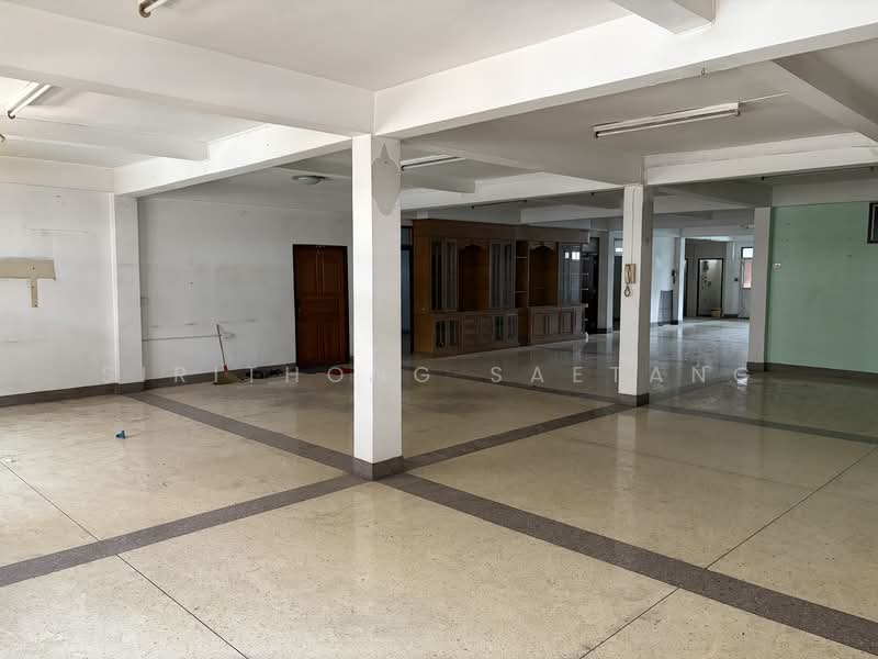 Commercial building 5.5 story 3 units, Soi Somdej Phra Chao Taksin 29 Thonburi, Bangkok, Bangkok, สมเด็จพระเจ้าตากสิน 29, Samlae, Thon Buri, Bangkok, , 20,000 sqm, Shophouse For Sale, by Sirithong Saetang, 500260796 - DDproperty.com