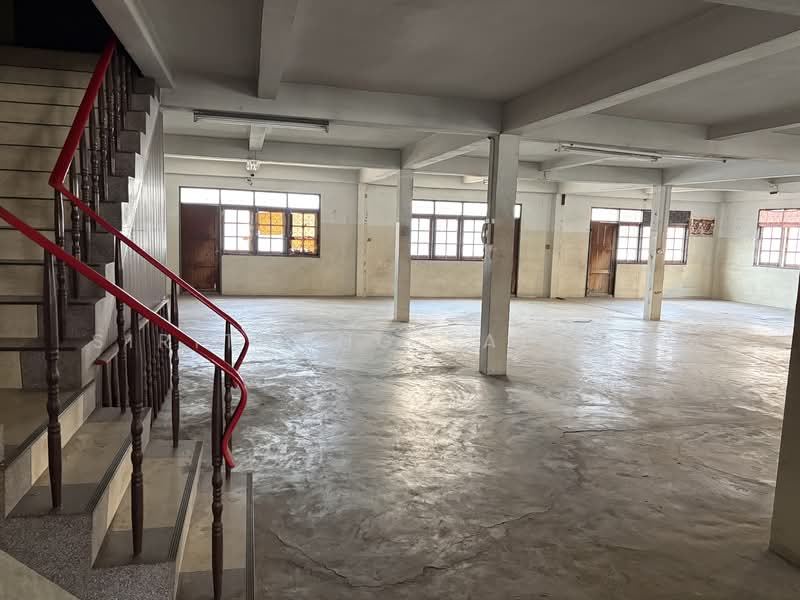 Commercial building 5.5 story 3 units, Soi Somdej Phra Chao Taksin 29 Thonburi, Bangkok, Bangkok, สมเด็จพระเจ้าตากสิน 29, Samlae, Thon Buri, Bangkok, , 20,000 sqm, Shophouse For Sale, by Sirithong Saetang, 500260796 - DDproperty.com