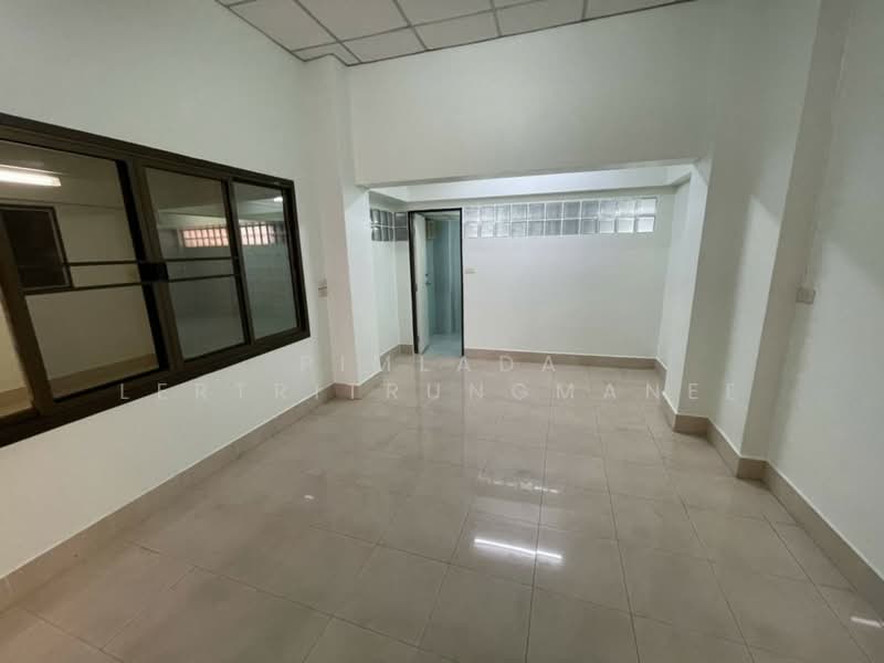 ทาวน์โฮม สาธุประดิษฐ์ 40 สาทร-พระราม 3, กรุงเทพ, สาธุประดิษฐ์ 40, บางโพงพาง, ยานนาวา, กรุงเทพ, 800 ตร.ม., ทาวน์เฮ้าส์ ให้เช่า, โดย Pimlada Lertritrungmanee, 500260966 - DDproperty.com