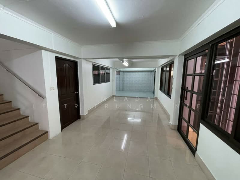 Townhome on Sathu Pradit 40, Sathorn–Rama 3, Bangkok, สาธุประดิษฐ์ 40, Bang Pong Pang, Yan Nawa, Bangkok, 7 Bedrooms, 800 sqm, Townhouse For Rent, by Pimlada Lertritrungmanee, 500260966 - DDproperty.com