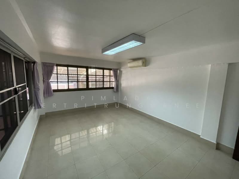 Townhome on Sathu Pradit 40, Sathorn–Rama 3, Bangkok, สาธุประดิษฐ์ 40, Bang Pong Pang, Yan Nawa, Bangkok, 7 Bedrooms, 800 sqm, Townhouse For Rent, by Pimlada Lertritrungmanee, 500260966 - DDproperty.com