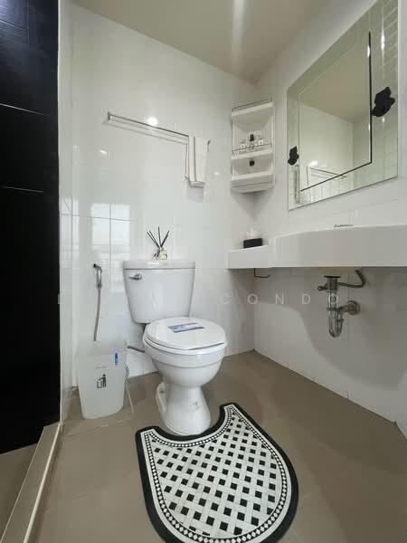 Lumpini Ville Ramkhamhaeng 60/2, Bangkok, 7 Soi Ramkhamhaeng 60/1, Ramkhamhaeng Road, Hua Mak, Bang Kapi, Bangkok, 1 Bedroom, 22 sqm, Condo For Rent, by Living Condo, 500260991 - DDproperty.com
