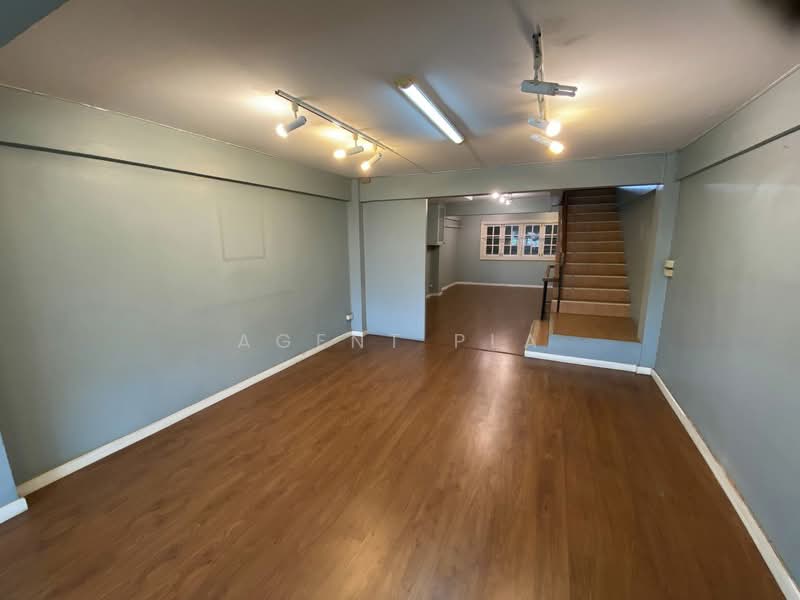 Commercial building for rent near the Yellow Line BTS, Sri Bearing Station, 250 meters away (SPSAD39, Samut Prakan, ศรีนครินทร์, Samrong Nua, Muang Samut Prakarn, Samut Prakan, , 400 sqm, Shophouse For Rent, by Agent Pla, 500261023 - DDproperty.com