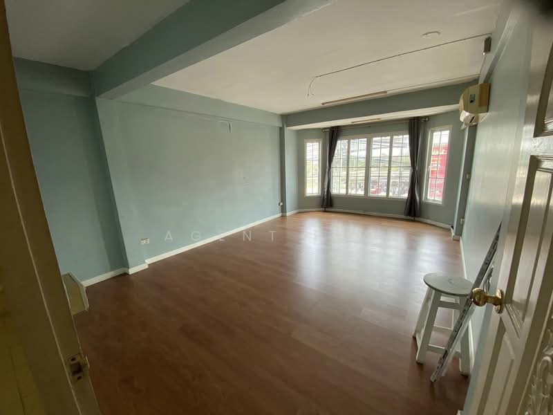 Commercial building for rent near the Yellow Line BTS, Sri Bearing Station, 250 meters away (SPSAD39, Samut Prakan, ศรีนครินทร์, Samrong Nua, Muang Samut Prakarn, Samut Prakan, , 400 sqm, Shophouse For Rent, by Agent Pla, 500261023 - DDproperty.com