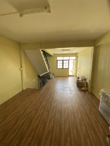 Commercial building for rent near the Yellow Line BTS, Sri Bearing Station, 250 meters away (SPSAD39, Samut Prakan, ศรีนครินทร์, Samrong Nua, Muang Samut Prakarn, Samut Prakan, , 400 sqm, Shophouse For Rent, by Agent Pla, 500261023 - DDproperty.com