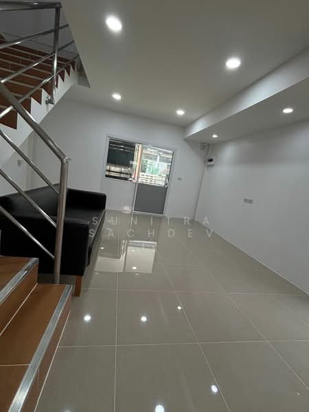 บ้าน 2 ชั้น ซอยศรีด่าน 1/5 สำโรงเหนือ, สมุทรปราการ, สำโรงเหนือ, เมืองสมุทรปราการ, สมุทรปราการ, 180 ตร.ม., บ้านเดี่ยว ให้เช่า, โดย Sunitra Sachdev, 500261024 - DDproperty.com