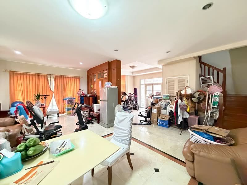 Ladawan Phuttamonthon Sai 2 : หมู่บ้านลดาวัลย์ พุทธมณฑลสาย 2, กรุงเทพ, 23 ถ.พุทธมณฑลสาย 2, ศาลาธรรมสพน์, ทวีวัฒนา, กรุงเทพ, 350 ตร.ม., บ้านเดี่ยว ขาย, โดย Haus Living Estate, 500261042 - DDproperty.com