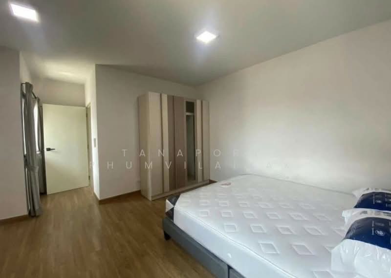 Baan Klang Muang Ramintra 83 Station, Bangkok, 16 Kanchanaphisek Road, Ram Inthra, Khan Na Yao, Bangkok, 4 Bedrooms, 218 sqm, Townhouse For Rent, by Tanaporn Phumvilairak, 500261073 - DDproperty.com