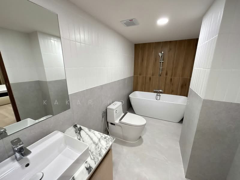 Royal Castle Sukhumvit, Bangkok, 30 Soi Sukhumvit 39, Khlongtoei Nua, Watthana, Bangkok, 3 Bedrooms, 190 sqm, Condo For Rent, by Kakar Holdings, 500261091 - DDproperty.com