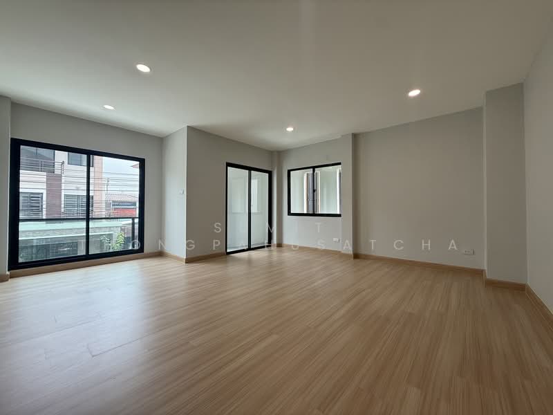 Living Park Rama 5, Nonthaburi, Bang Sri Mueang 1 Road, Bang Sri Muang, Muang Nonthaburi, Nonthaburi, 5 Bedrooms, 213 sqm, Single Detached House For Sale, by Sumit Thongpahusatcha, 500261184 - DDproperty.com