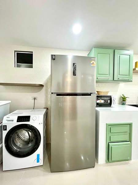 ทาวน์เฮ้าส์ให้เช่า – ใกล้เจ็ดยอดพลาซ่า เพียง 5 นาที ค่าเช่า 35,000 บาท / เดือน รหัสทรัพย์ : No.2H115, Chiang Mai, Chang Phuak, Muang Chiang Mai, Chiang Mai, 3 Bedrooms, 200 sqm, Townhouse For Rent, by Rutchaporn Tunsiri, 500261295 - DDproperty.com