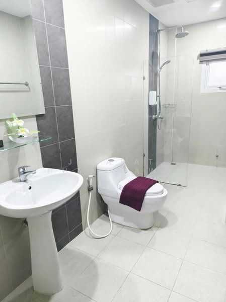 7-BR House, Chon Buri (Pattaya), Nong Pru, Bang Lamung (Pattaya), Chon Buri (Pattaya), 7 Bedrooms, 340 sqm, Single Detached House For Rent, by Jirapat Chuangsawadsak, 500261362 - DDproperty.com