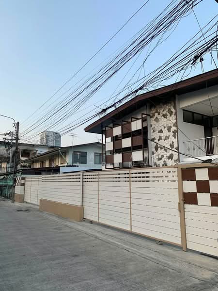 undefined, Bangkok, Bang Chak, Phra Khanong, Bangkok, 5 Bedrooms, 180 sqm, Single Detached House For Rent, by Utaiwan Kiatpanya, 500261397 - DDproperty.com