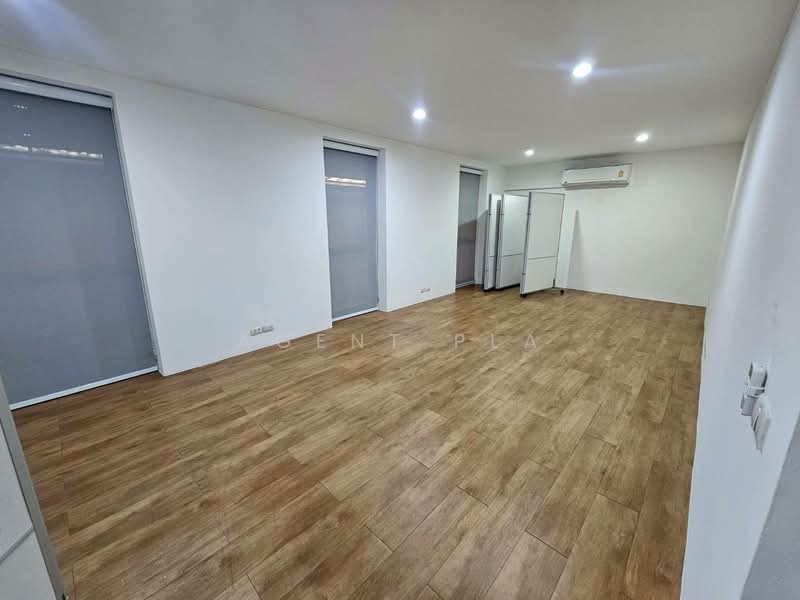 Home Office for Rent near BTS Punnawithi (SPSP656), Bangkok, สุขุมวิท, Bang Chak, Phra Khanong, Bangkok, 4 Bedrooms, 200 sqm, Townhouse For Rent, by Agent Pla, 500261413 - DDproperty.com