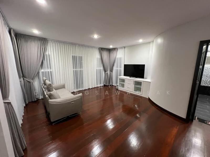 6-BR House, Chon Buri (Pattaya), Poong, Bang Lamung (Pattaya), Chon Buri (Pattaya), 6 Bedrooms, 250 sqm, Single Detached House For Rent, by Jirapat Chuangsawadsak, 500261421 - DDproperty.com