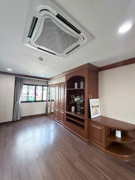G.P. Grande Tower, Bangkok, 55 Sukhumvit 23, Khlongtoei Nua, Watthana, Bangkok, 3 Bedrooms, 260 sqm, Apartment For Rent, by Utaiwan Kiatpanya, 500261448 - DDproperty.com