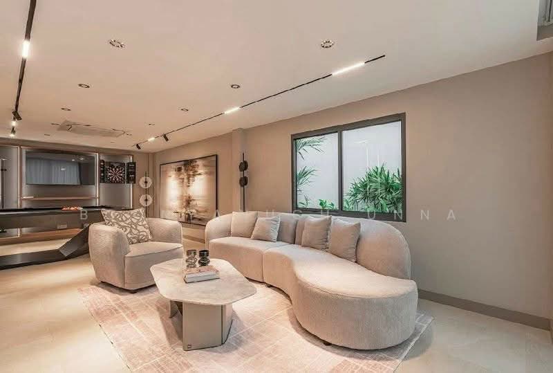 4-BR Villa, Chon Buri (Pattaya), Nong Pru, Bang Lamung (Pattaya), Chon Buri (Pattaya), 4 Bedrooms, 408 sqm, Villa For Sale, by Boonyanuch Unna, 500261518 - DDproperty.com