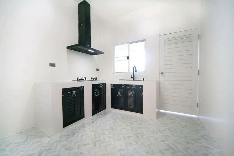 3-BR Townhouse, Chon Buri (Pattaya), Nong Pru, Bang Lamung (Pattaya), Chon Buri (Pattaya), 3 Bedrooms, 103 sqm, Townhouse For Rent, by Jirapat Chuangsawadsak, 500261560 - DDproperty.com