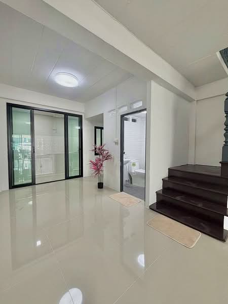 บ้านสวย ใจกลางเมืองนนทบุรี 3 ห้องนอน หมู่บ้านเรวดี 3 ซอยเรวดี 57 ใกล้กระทรวงสาธารณะสุข, นนทบุรี, ติวานนท์, ตลาดขวัญ, เมืองนนทบุรี, นนทบุรี, 120 ตร.ม., ทาวน์เฮ้าส์ ขาย, โดย บุษบากร (เจี๊ยบ), 500261643 - DDproperty.com