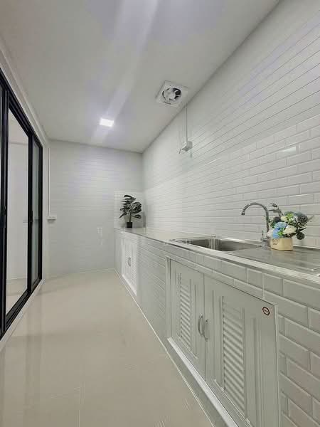 บ้านสวย ใจกลางเมืองนนทบุรี 3 ห้องนอน หมู่บ้านเรวดี 3 ซอยเรวดี 57 ใกล้กระทรวงสาธารณะสุข, นนทบุรี, ติวานนท์, ตลาดขวัญ, เมืองนนทบุรี, นนทบุรี, 120 ตร.ม., ทาวน์เฮ้าส์ ขาย, โดย บุษบากร (เจี๊ยบ), 500261643 - DDproperty.com