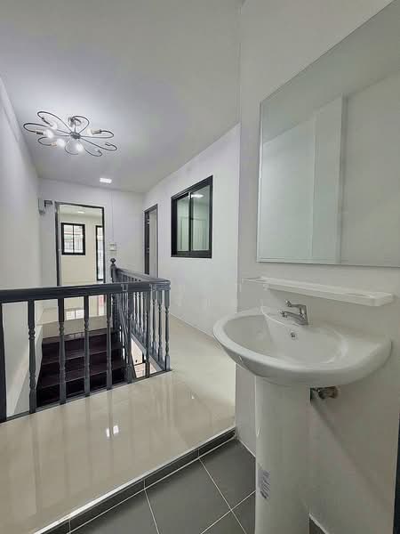 บ้านสวย ใจกลางเมืองนนทบุรี 3 ห้องนอน หมู่บ้านเรวดี 3 ซอยเรวดี 57 ใกล้กระทรวงสาธารณะสุข, Nonthaburi, ติวานนท์, Talat Kwan, Muang Nonthaburi, Nonthaburi, 3 Bedrooms, 120 sqm, Townhouse For Sale, by บุษบากร (เจี๊ยบ), 500261643 - DDproperty.com