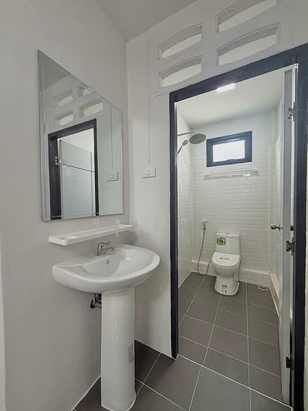 บ้านสวย ใจกลางเมืองนนทบุรี 3 ห้องนอน หมู่บ้านเรวดี 3 ซอยเรวดี 57 ใกล้กระทรวงสาธารณะสุข, Nonthaburi, ติวานนท์, Talat Kwan, Muang Nonthaburi, Nonthaburi, 3 Bedrooms, 120 sqm, Townhouse For Sale, by บุษบากร (เจี๊ยบ), 500261643 - DDproperty.com