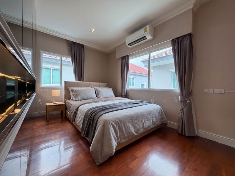 Grand Bangkok Boulevard Krungthepkritha, Bangkok, Srinakarin-Romklao Road, Khlong Sam Prawet, Lat Krabang, Bangkok, 4 Bedrooms, 335 sqm, Single Detached House For Rent, by คุณรวีวรรณ อู่เงิน, 500261661 - DDproperty.com