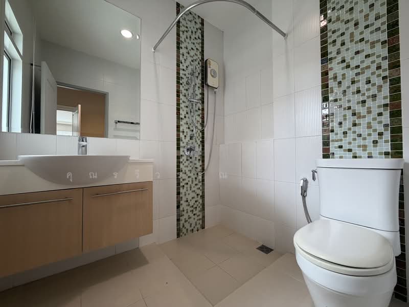 Grand Bangkok Boulevard Krungthepkritha, Bangkok, Srinakarin-Romklao Road, Khlong Sam Prawet, Lat Krabang, Bangkok, 4 Bedrooms, 335 sqm, Single Detached House For Rent, by คุณรวีวรรณ อู่เงิน, 500261661 - DDproperty.com