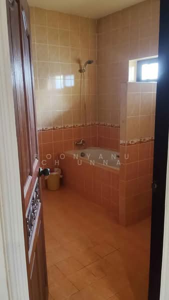 5-BR House, Chon Buri (Pattaya), Poong, Bang Lamung (Pattaya), Chon Buri (Pattaya), 5 Bedrooms, 377 sqm, Single Detached House For Sale, by Boonyanuch Unna, 500261679 - DDproperty.com
