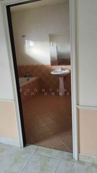 5-BR House, Chon Buri (Pattaya), Poong, Bang Lamung (Pattaya), Chon Buri (Pattaya), 5 Bedrooms, 377 sqm, Single Detached House For Sale, by Boonyanuch Unna, 500261679 - DDproperty.com