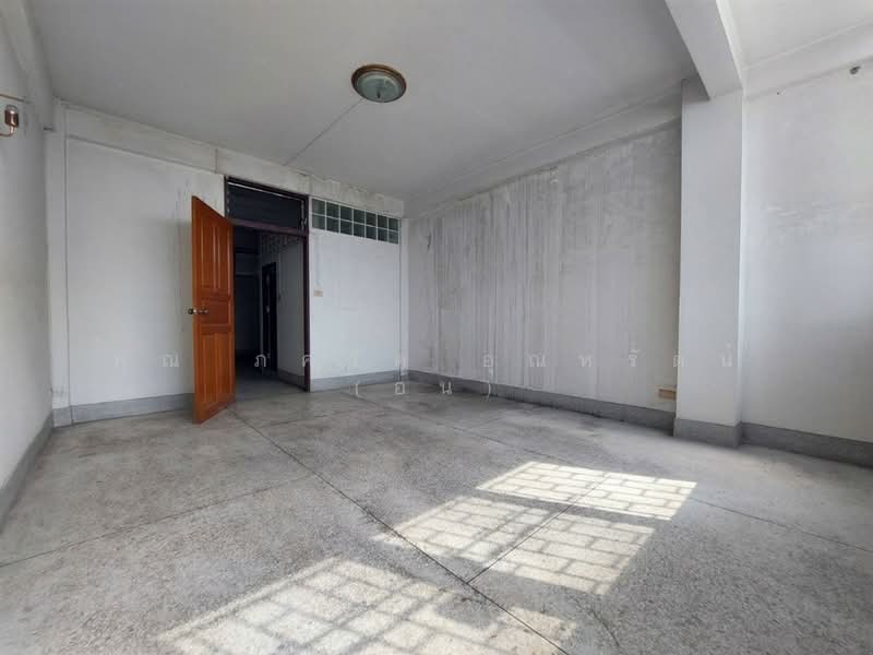 อาคารพาณิชย์ 4.5 ชั้น 24 ตร.ว. อาคารพาณิชย์ ใกล้ BTS สถานีทิพวัล ซอยหมอเสนอ ถนนเทพารักษ์, สมุทรปราการ, ถนนเทพารักษ์, สำโรงเหนือ, เมืองสมุทรปราการ, สมุทรปราการ, 180 ตร.ม., ตึกแถว-อาคารพาณิชย์ ขาย, โดย คุณ ภควัต อุณหรัตน์ (อ้น), 500261687 - DDproperty.com